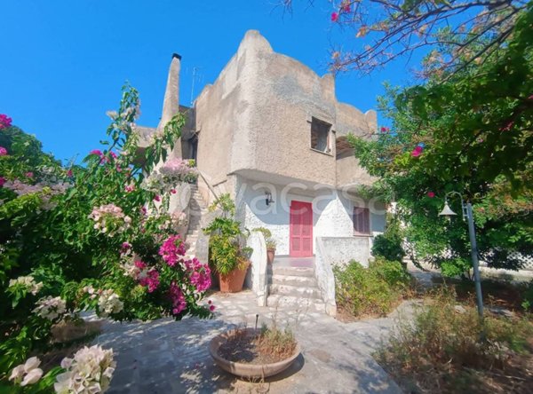 casa indipendente in vendita a Mola di Bari in zona Cozze