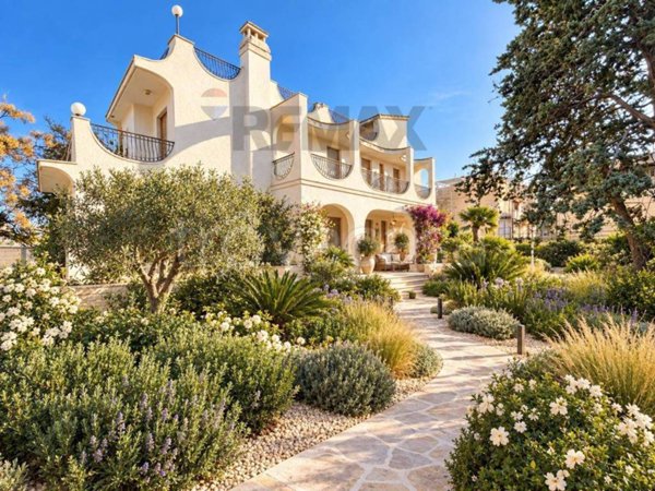 casa indipendente in vendita a Mola di Bari in zona Cozze