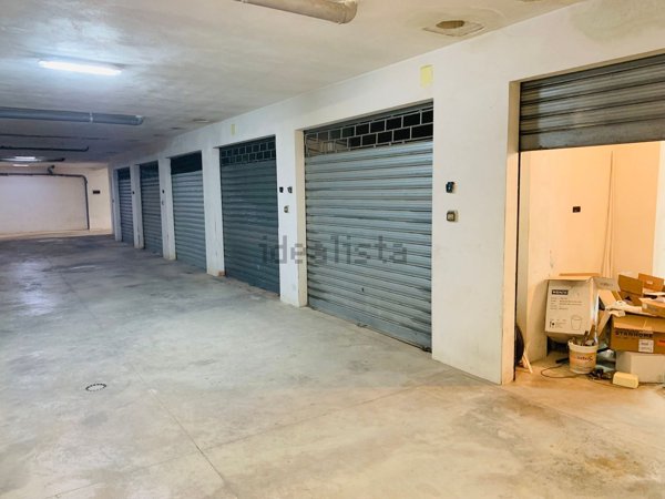box auto in vendita a Mola di Bari