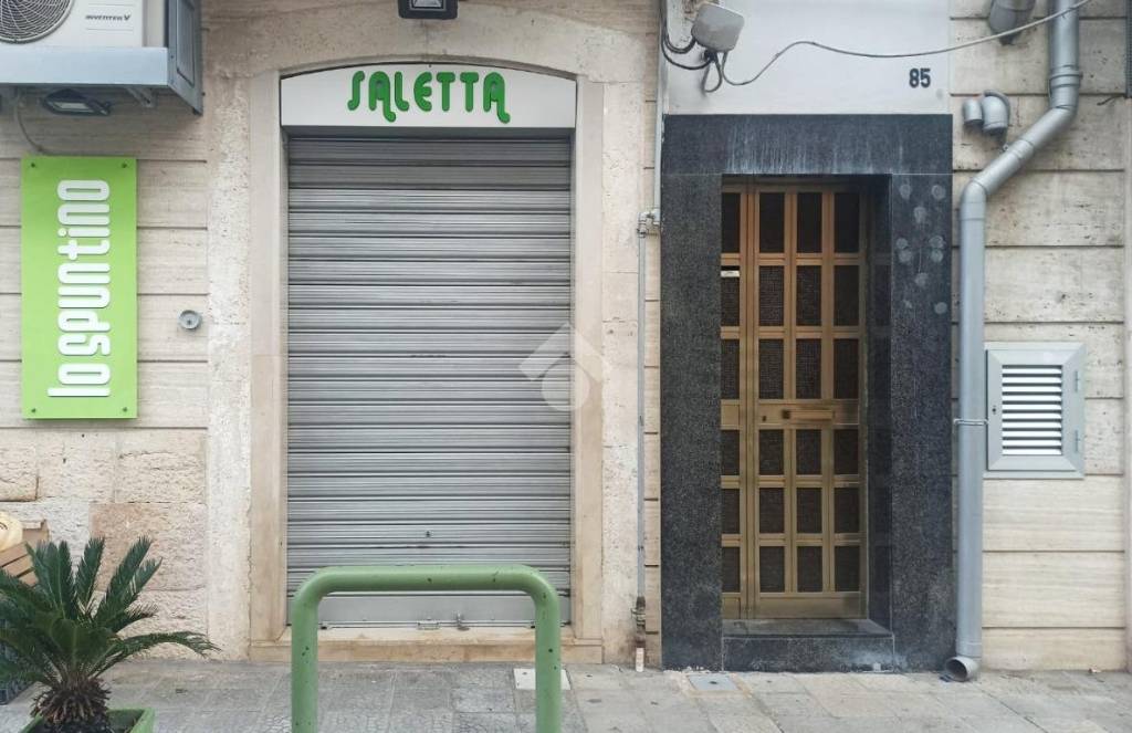 locale commerciale in vendita a Mola di Bari