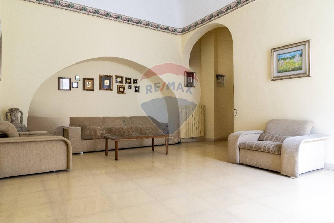 casa indipendente in vendita a Molfetta in zona Centro Città