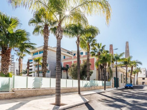 intera palazzina in vendita a Molfetta in zona Centro Città
