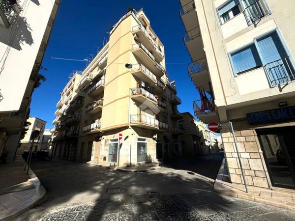 locale commerciale in vendita a Molfetta in zona Centro Città