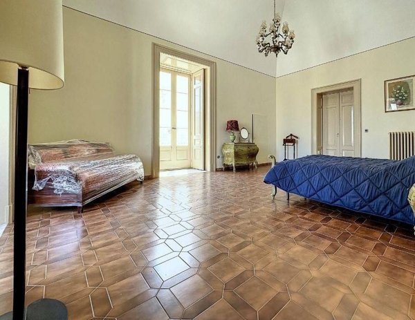 intera palazzina in vendita a Molfetta in zona Centro Città