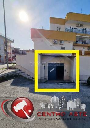 locale commerciale in vendita a Molfetta
