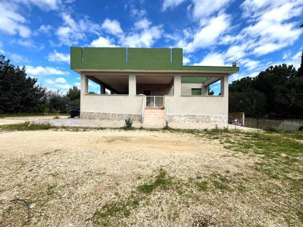 casa indipendente in vendita a Molfetta in zona Madonna della Rosa