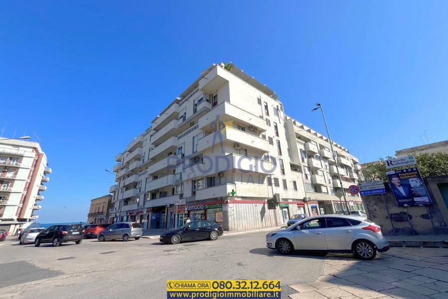 negozio in vendita a Molfetta in zona Centro Città