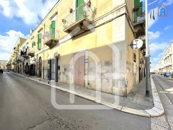 negozio in vendita a Molfetta in zona Centro Città