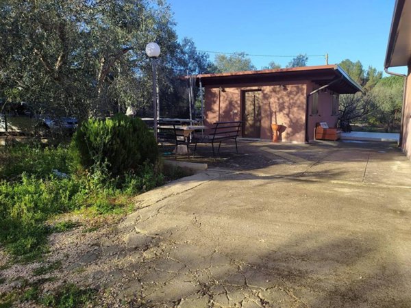 casa indipendente in vendita a Molfetta in zona Madonna della Rosa