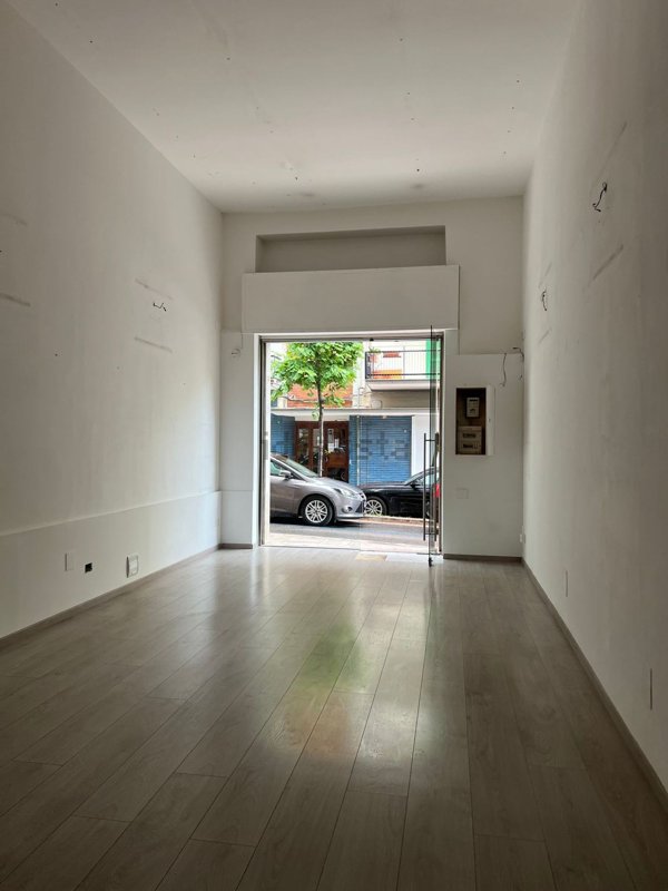 locale commerciale in vendita a Molfetta