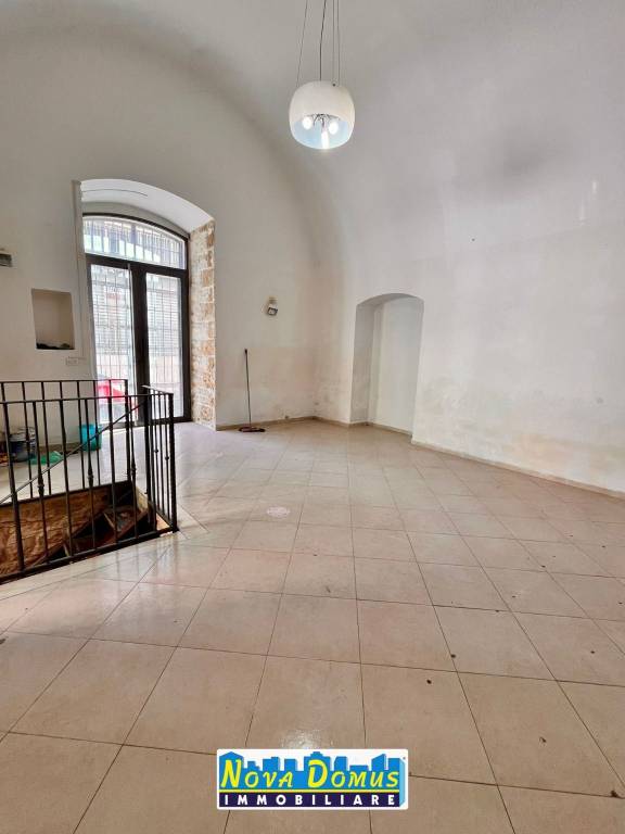 negozio in vendita a Molfetta in zona Centro Città