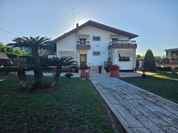 casa indipendente in vendita a Molfetta in zona Madonna della Rosa