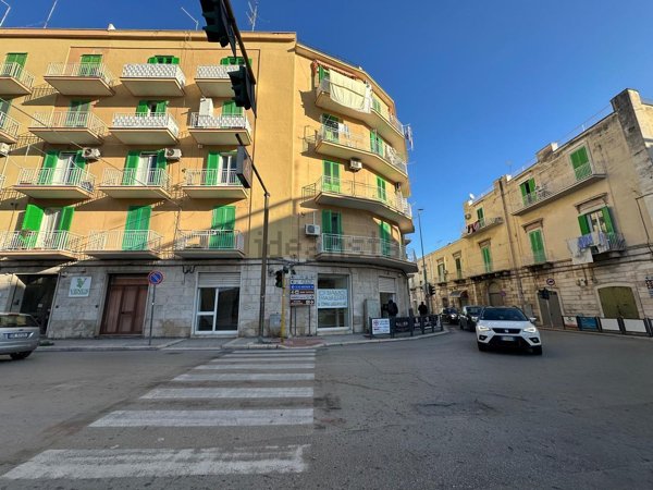 locale commerciale in vendita a Molfetta