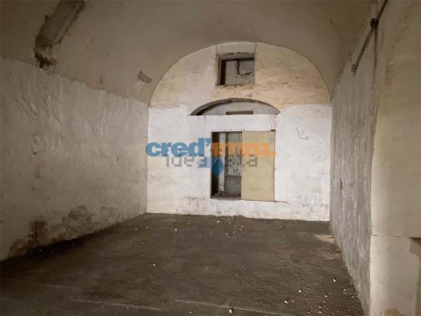 locale commerciale in vendita a Molfetta