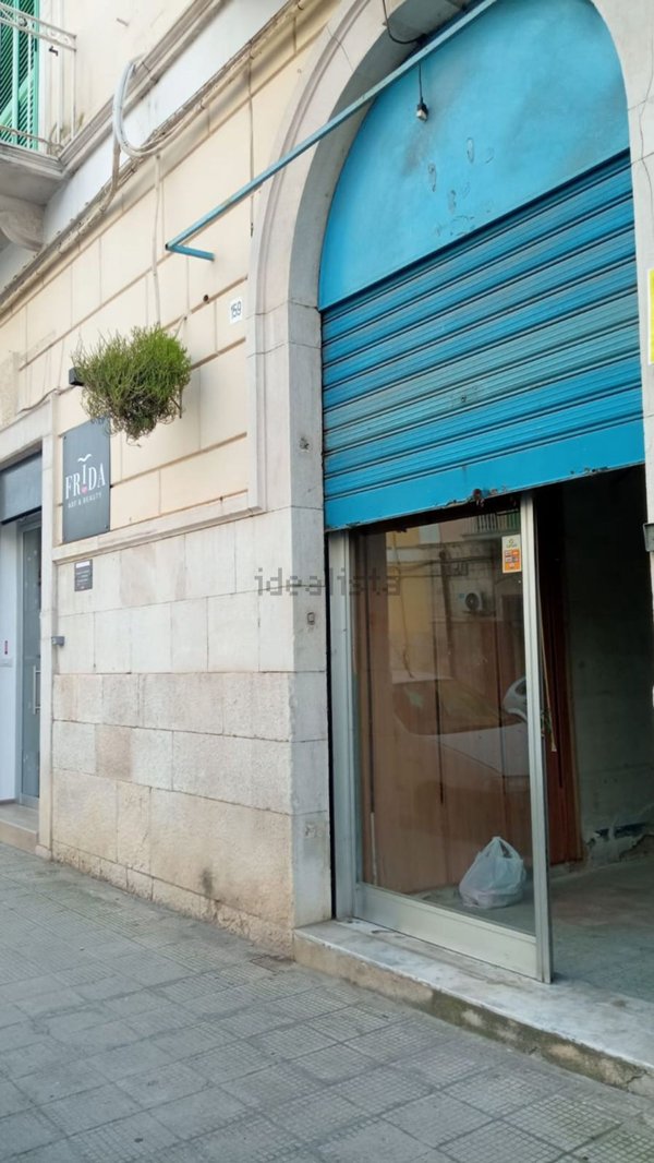 locale commerciale in vendita a Molfetta
