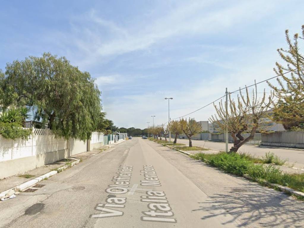locale commerciale in vendita a Molfetta