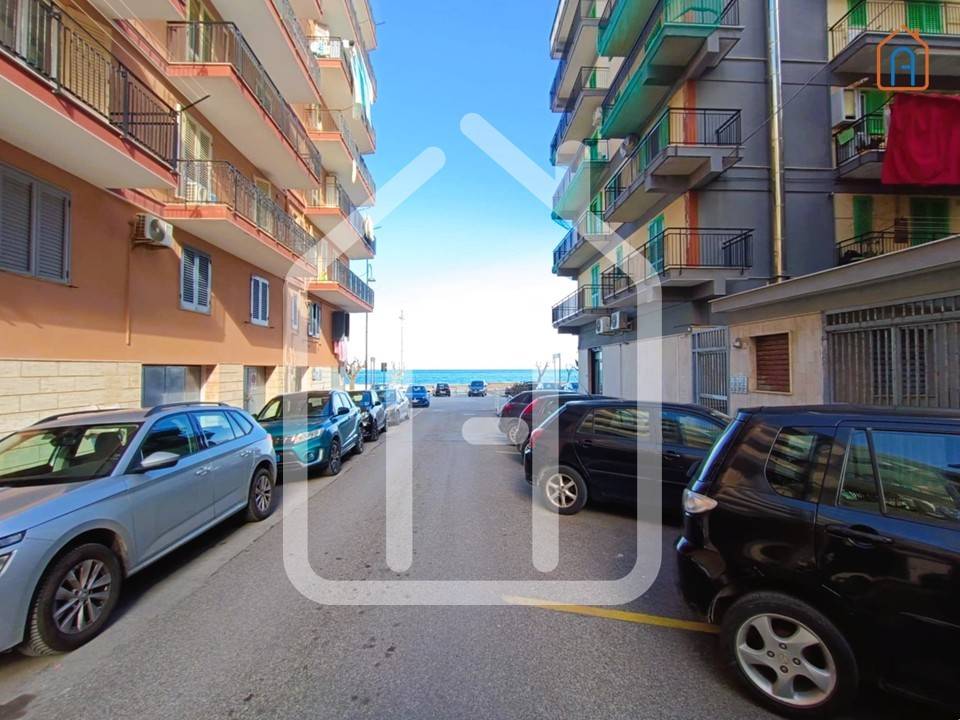 locale commerciale in vendita a Molfetta
