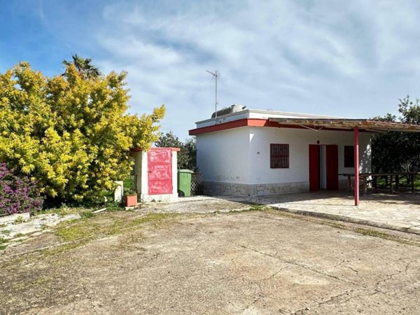 casa indipendente in vendita a Molfetta in zona Centro Città