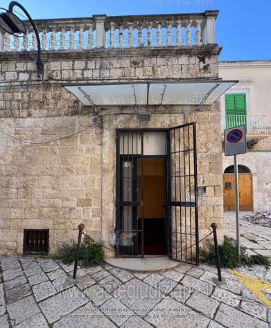 locale commerciale in vendita a Molfetta in zona Centro Città