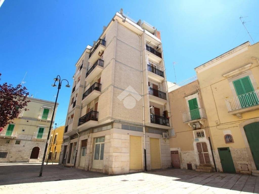 locale commerciale in vendita a Molfetta in zona Centro Città