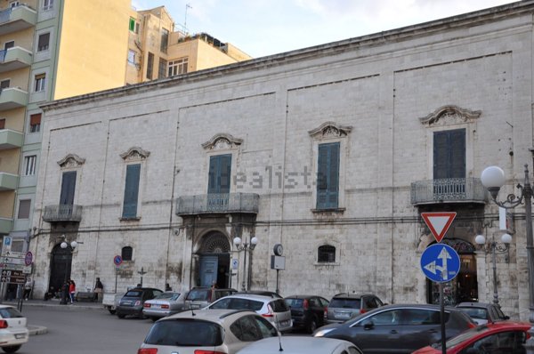 casa indipendente in vendita a Molfetta in zona Borgo Storico
