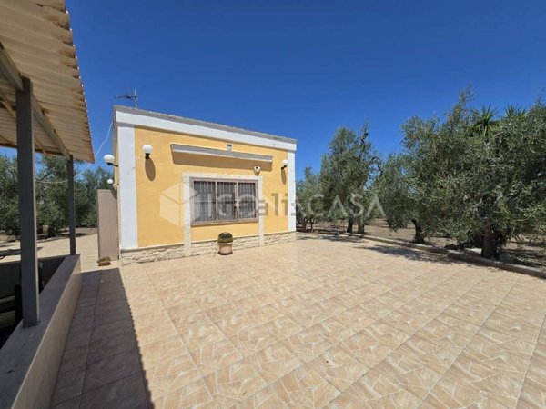 casa indipendente in vendita a Molfetta in zona Madonna della Rosa