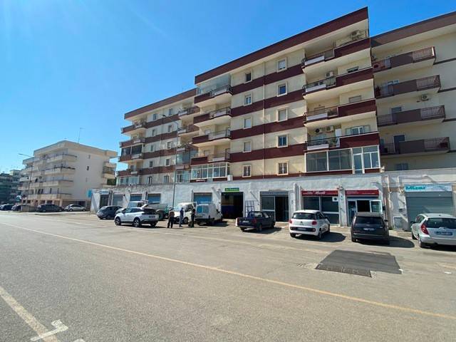 negozio in vendita a Molfetta in zona Madonna della Rosa