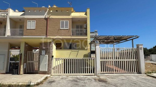 casa indipendente in vendita a Molfetta in zona Madonna della Rosa
