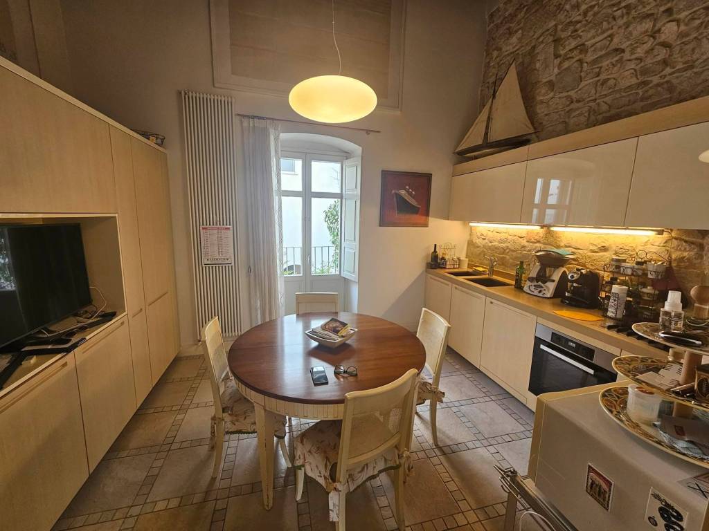 casa indipendente in vendita a Molfetta in zona Borgo Storico