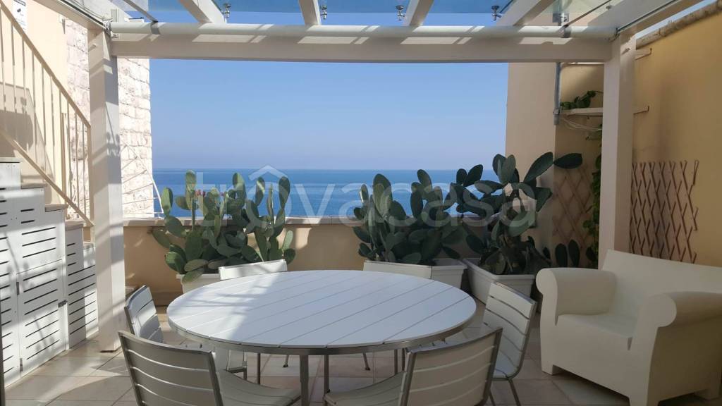 casa indipendente in vendita a Molfetta in zona Borgo Storico