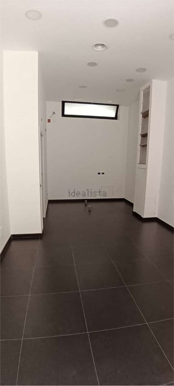 locale commerciale in vendita a Molfetta in zona Centro Città