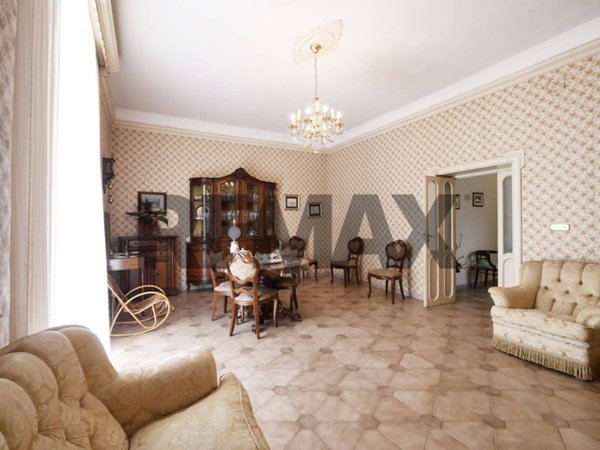 casa indipendente in vendita a Molfetta in zona Centro Città