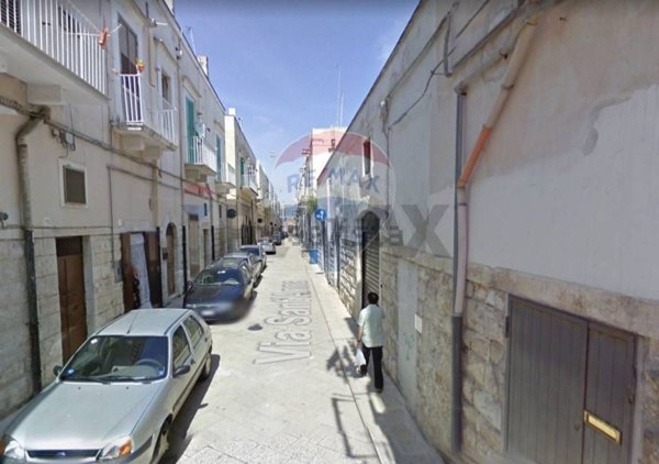 locale commerciale in vendita a Molfetta in zona Centro Città