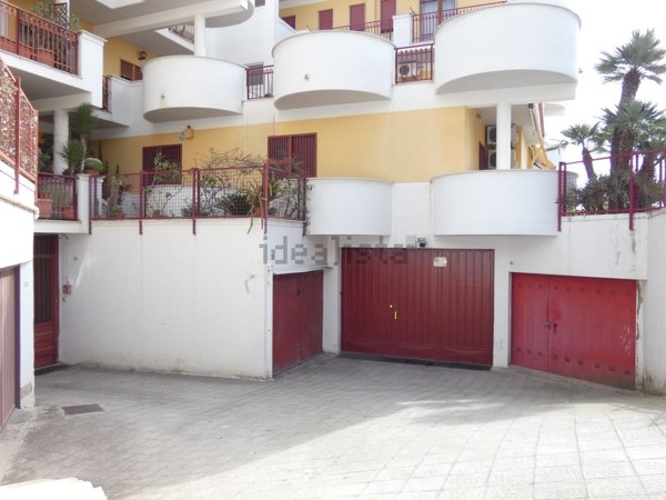 box auto in vendita a Molfetta in zona Madonna della Rosa