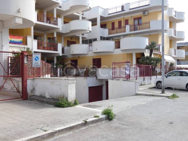 box auto in vendita a Molfetta in zona Madonna della Rosa