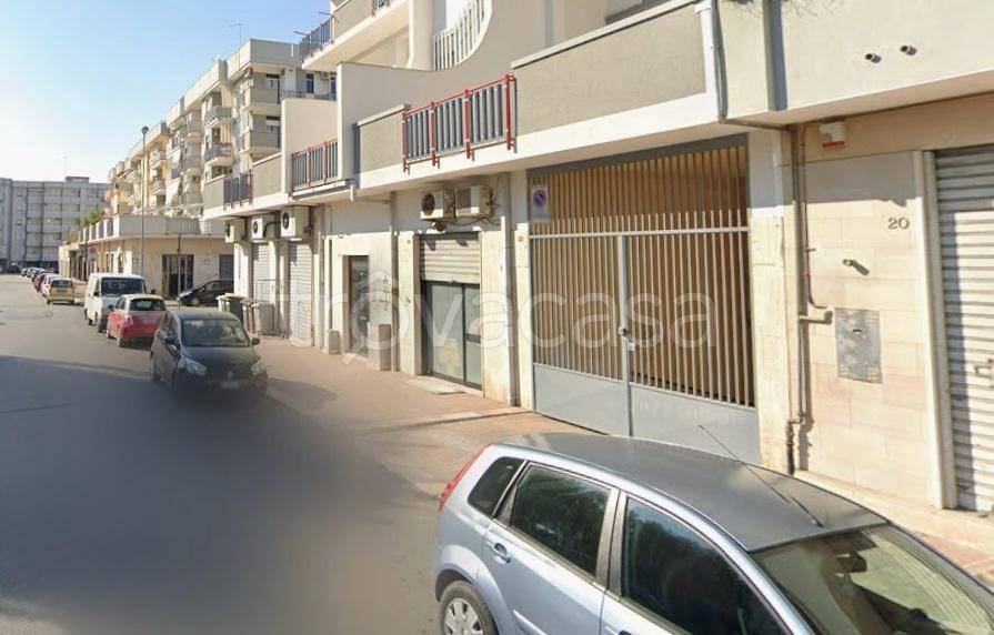 box auto in vendita a Molfetta in zona Madonna della Rosa