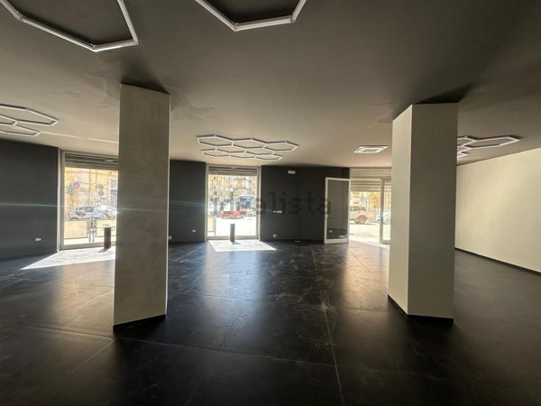 locale commerciale in vendita a Molfetta