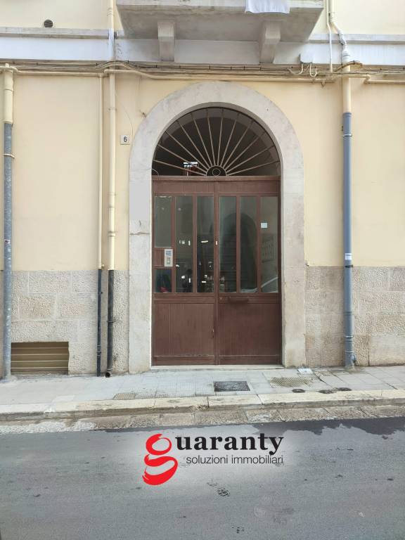 locale commerciale in vendita a Molfetta
