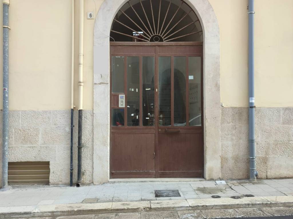 locale commerciale in vendita a Molfetta in zona Centro Città