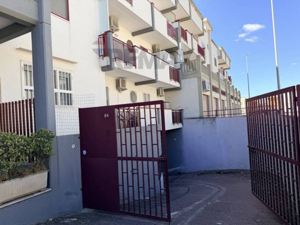 locale commerciale in vendita a Molfetta in zona Madonna della Rosa