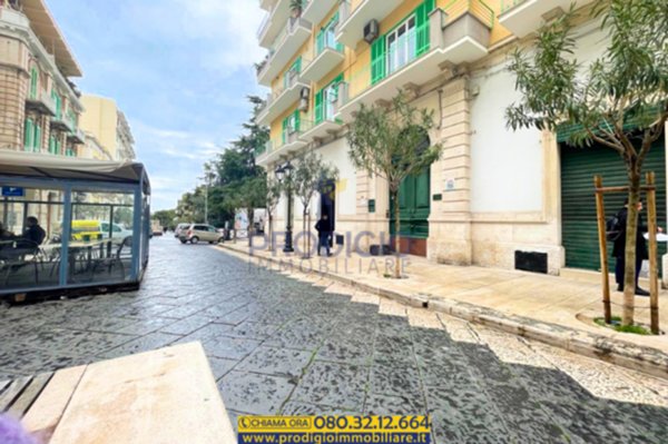 locale commerciale in vendita a Molfetta