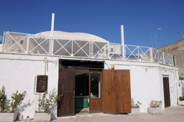casa indipendente in vendita a Monopoli in zona Centro Storico