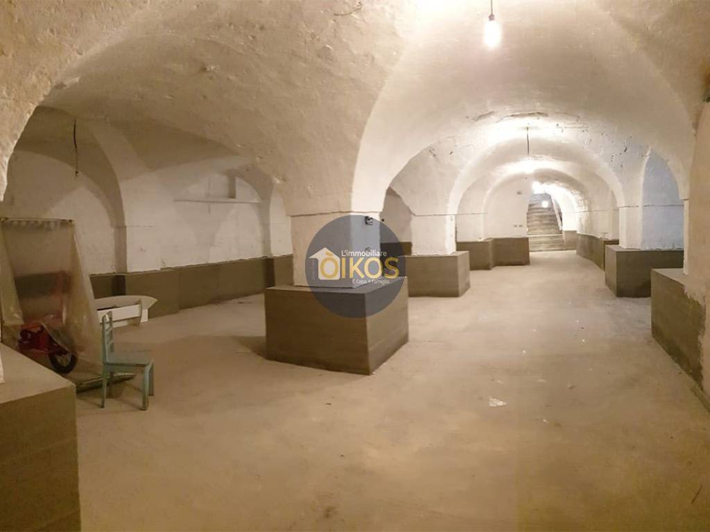 negozio in vendita a Monopoli in zona Centro Storico