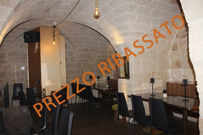negozio in vendita a Monopoli in zona Centro Storico