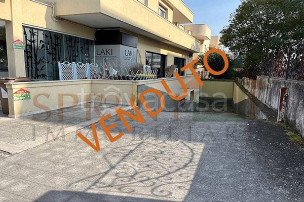 locale commerciale in vendita a Monopoli