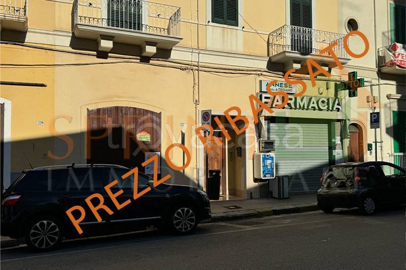 negozio in vendita a Monopoli