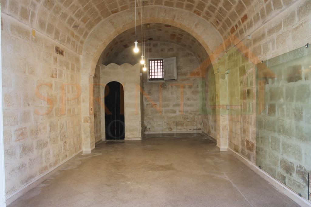 negozio in vendita a Monopoli