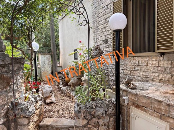 casa indipendente in vendita a Monopoli in zona Cozzana