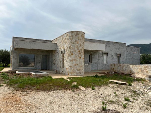 casa indipendente in vendita a Monopoli