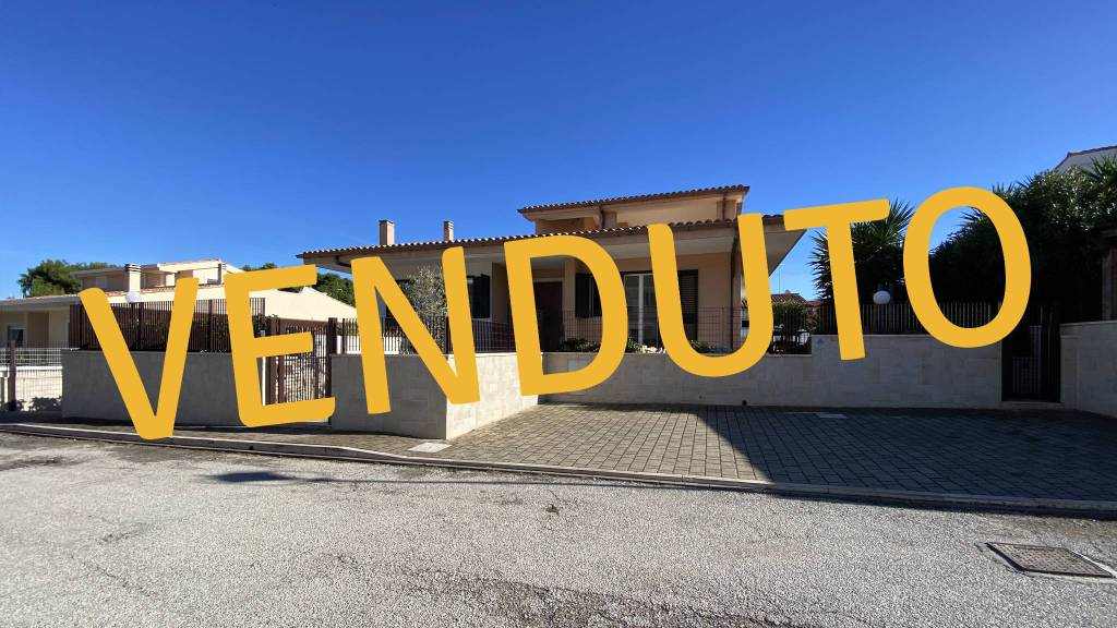 casa indipendente in vendita a Monopoli